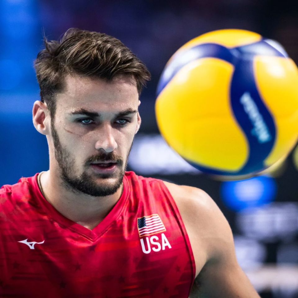 美国排球队夺得男子排球冠军(美国排球队夺得男子排球冠军是谁)