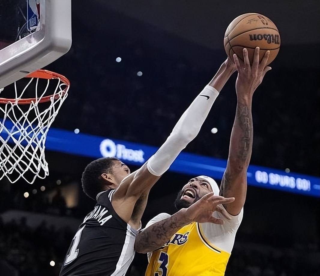 杏彩体育链接-勇士逆转马刺，维金斯决定性三分(勇士逆转马刺,维金斯决定性三分球)