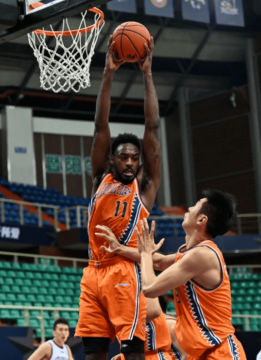 杏彩体育网站-包含上海队在全国篮球锦标赛中打出团战，被誉为球迷泪目的词条