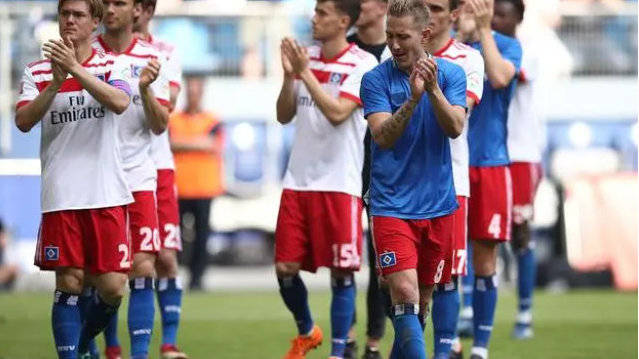 包含势均力敌：运动员们展开激烈较量的词条