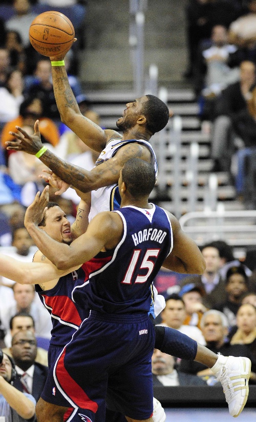 老鹰遇强敌不敌,被子弹逆袭 老鹰遇强敌不敌,被子弹逆袭