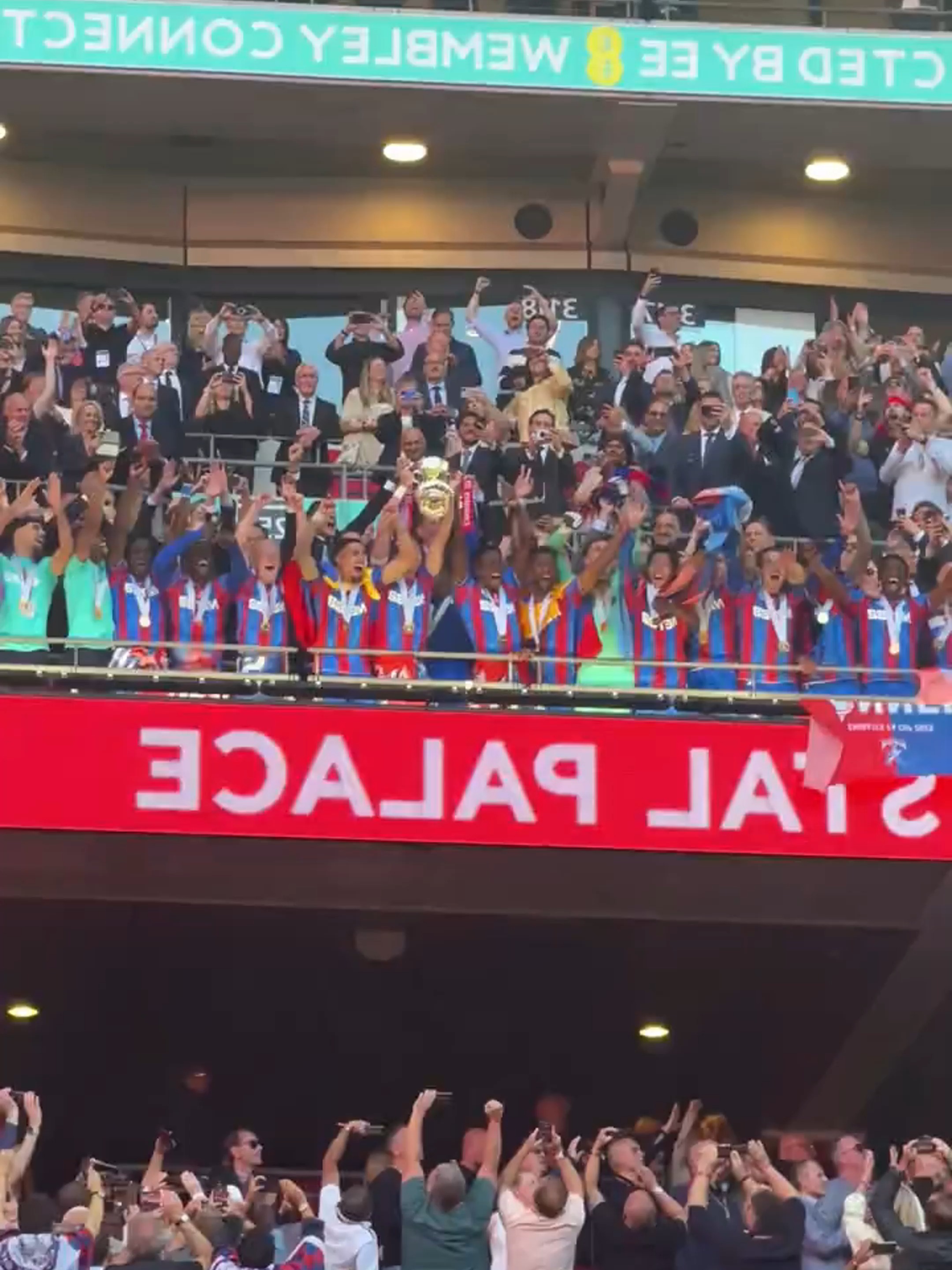 杏彩体育官方入口-包含水晶宫赢球开心，球队士气大增的词条