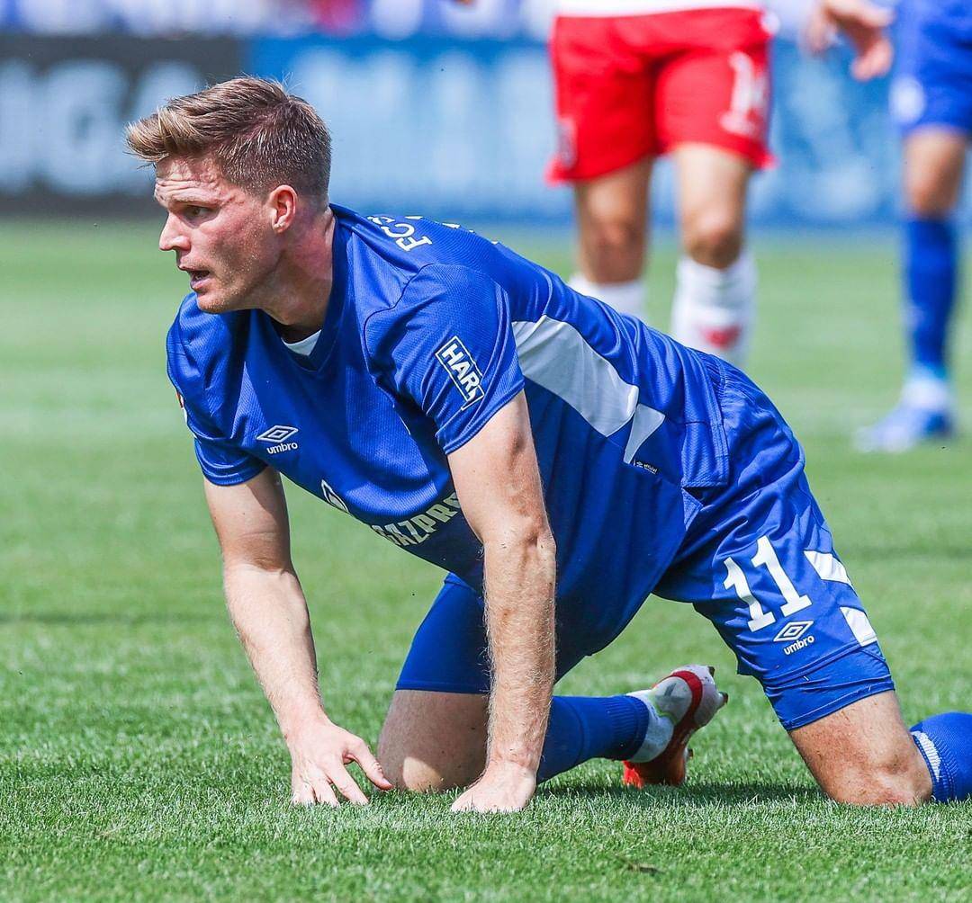 沙尔克主教练变阵，战术奏效赢得关键胜利的简单介绍