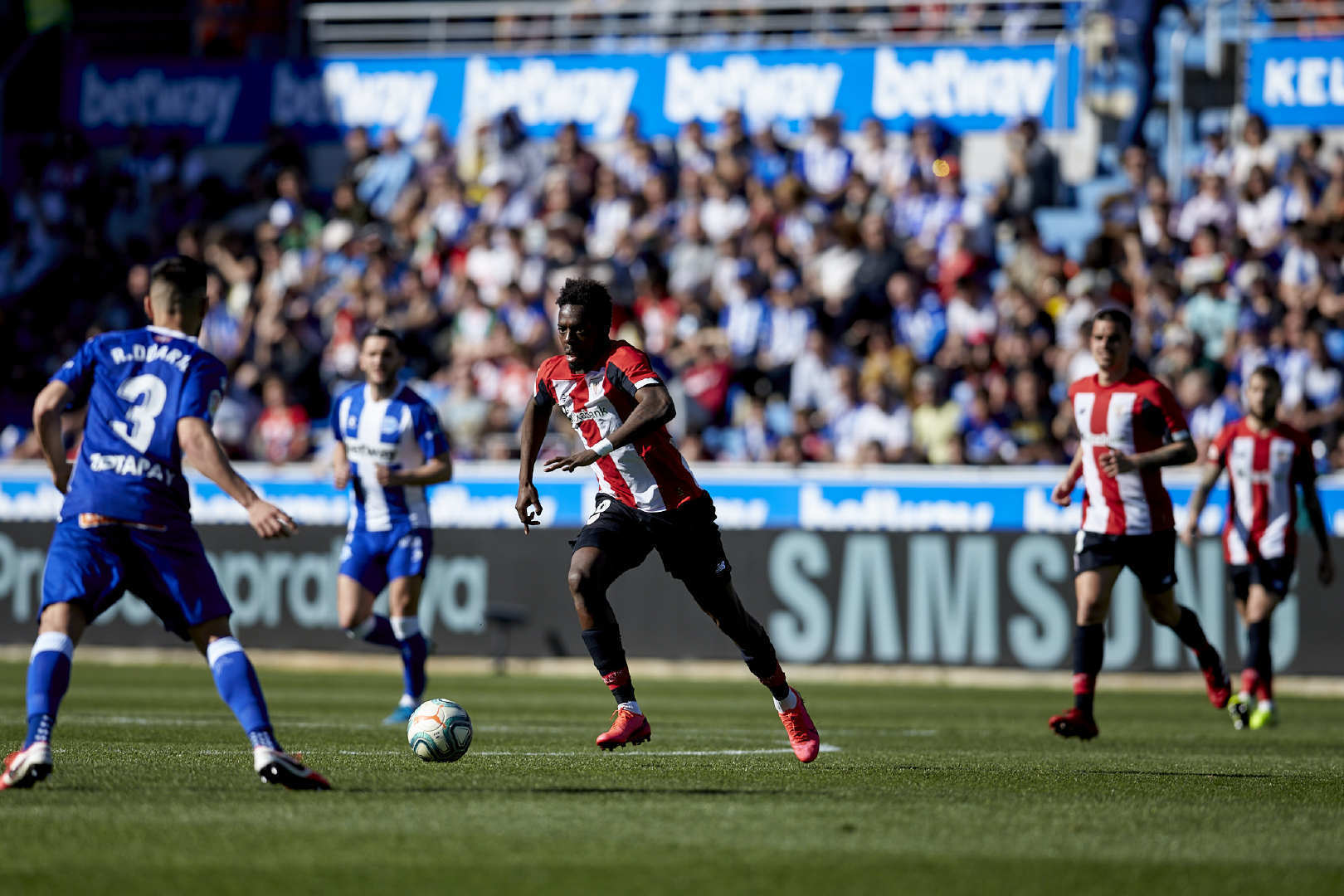 摩纳哥球员突然伤退,主帅面临调整阵容压力 摩纳哥球员突然伤退,主帅面临调整阵容压力