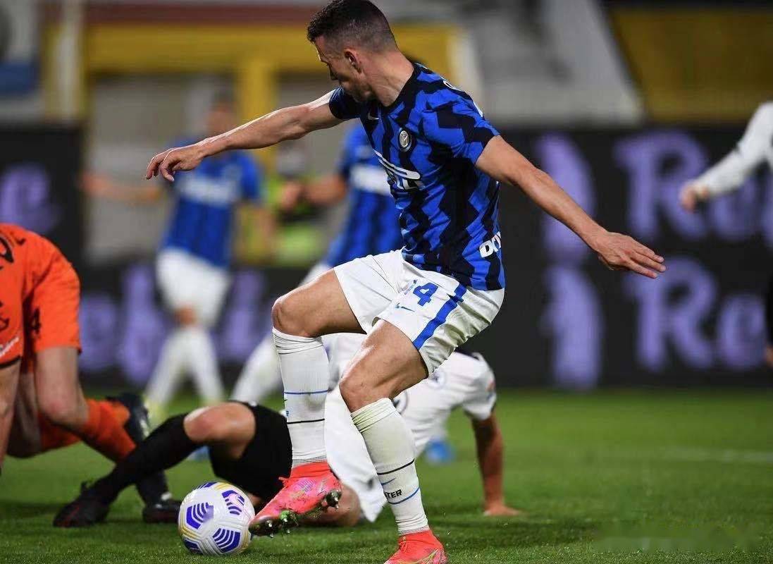 杏彩体育地址-蓝黑军团客场胜出，队长发挥出色赞誉有加的简单介绍