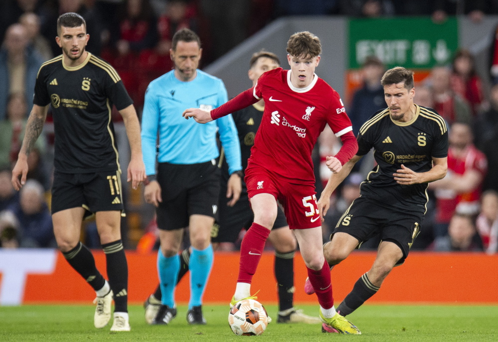 利物浦大胜，晋级八强战